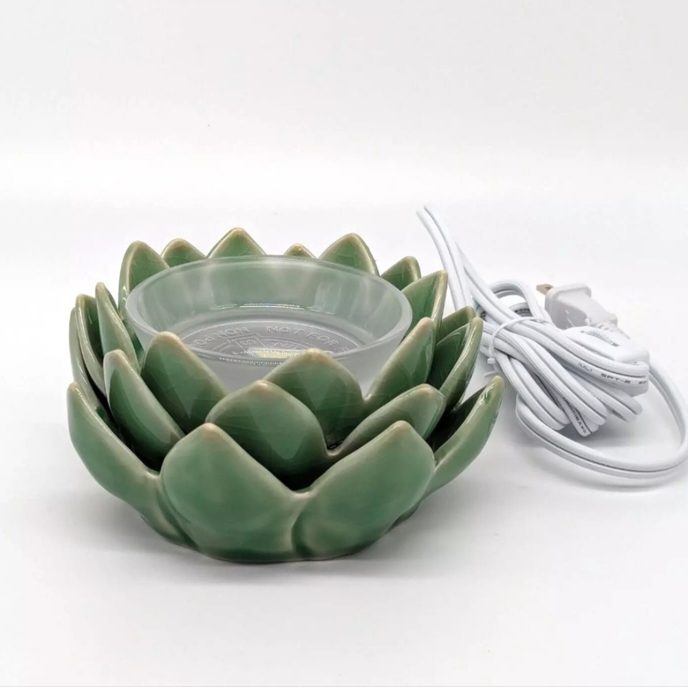 Scentsy desert bloom succulent warmer